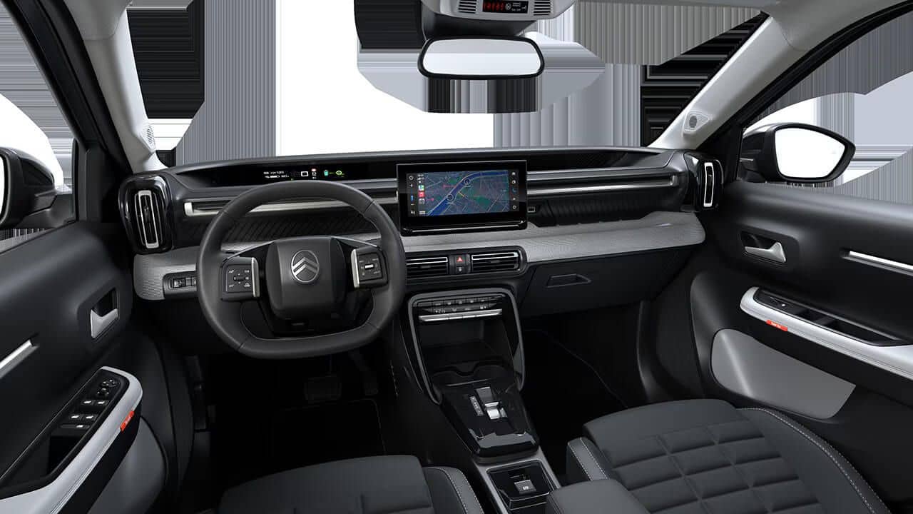 Interiér auta Citroen C3 aircross max od AVIS Maxirent.