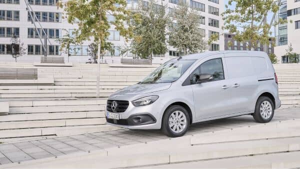 Exteriér auta Mercedes-Benz Citan od AVIS Maxirent.