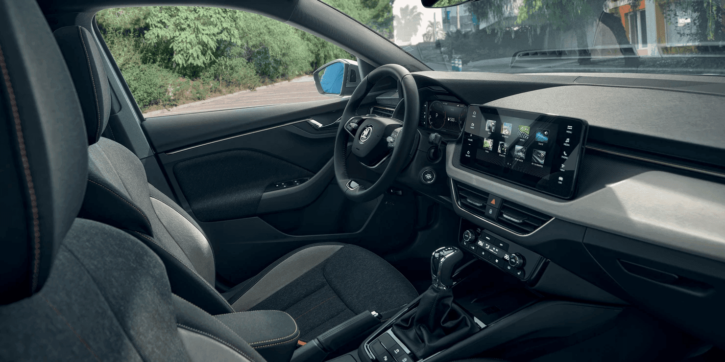 Interiér auta Škoda Scala od AVIS Maxirent.
