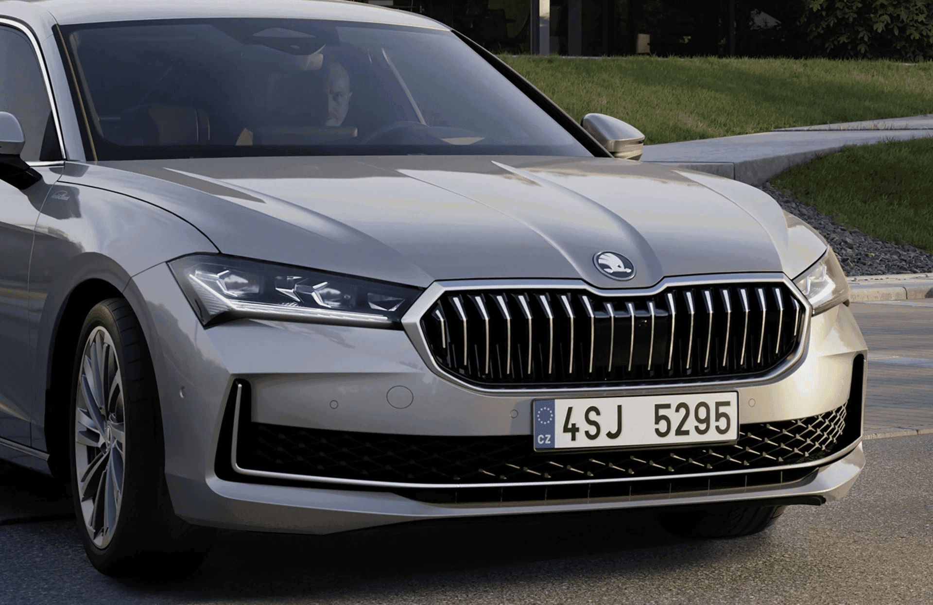 Detail auta Škoda superb combi L&K od AVIS Maxirent.