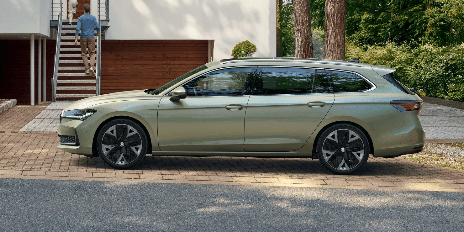 Škoda supeb combi L&K v ponuke od AVIS Maxirent.