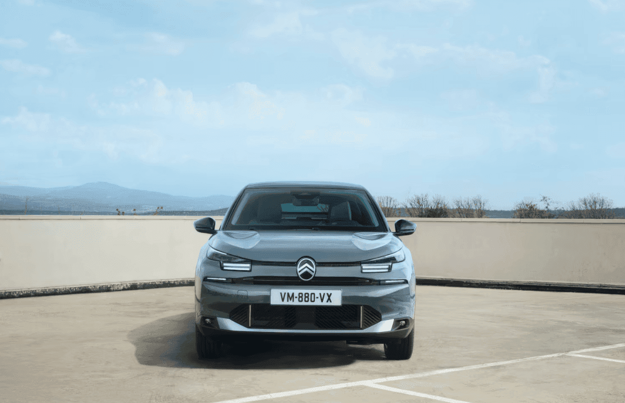 Exteriér auta Citroen C4 Plus na dlhodobý prenájom.