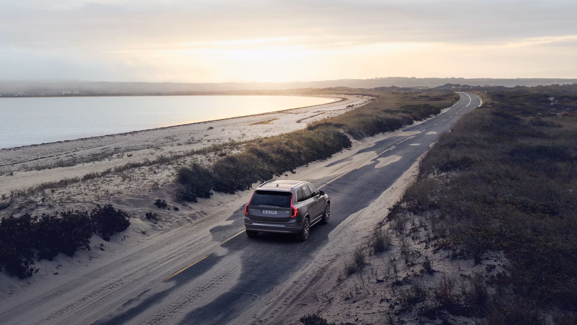 Dlhodobý prenájom auta Volvo XC60 a XC90 od AVIS Maxirent.