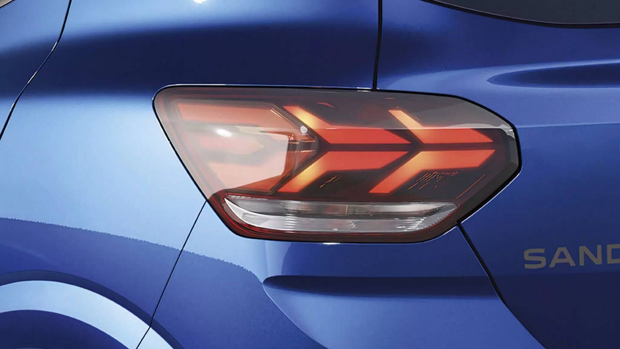 Detail svetla auta Dacia Sandero na dlhodobý prenájom.