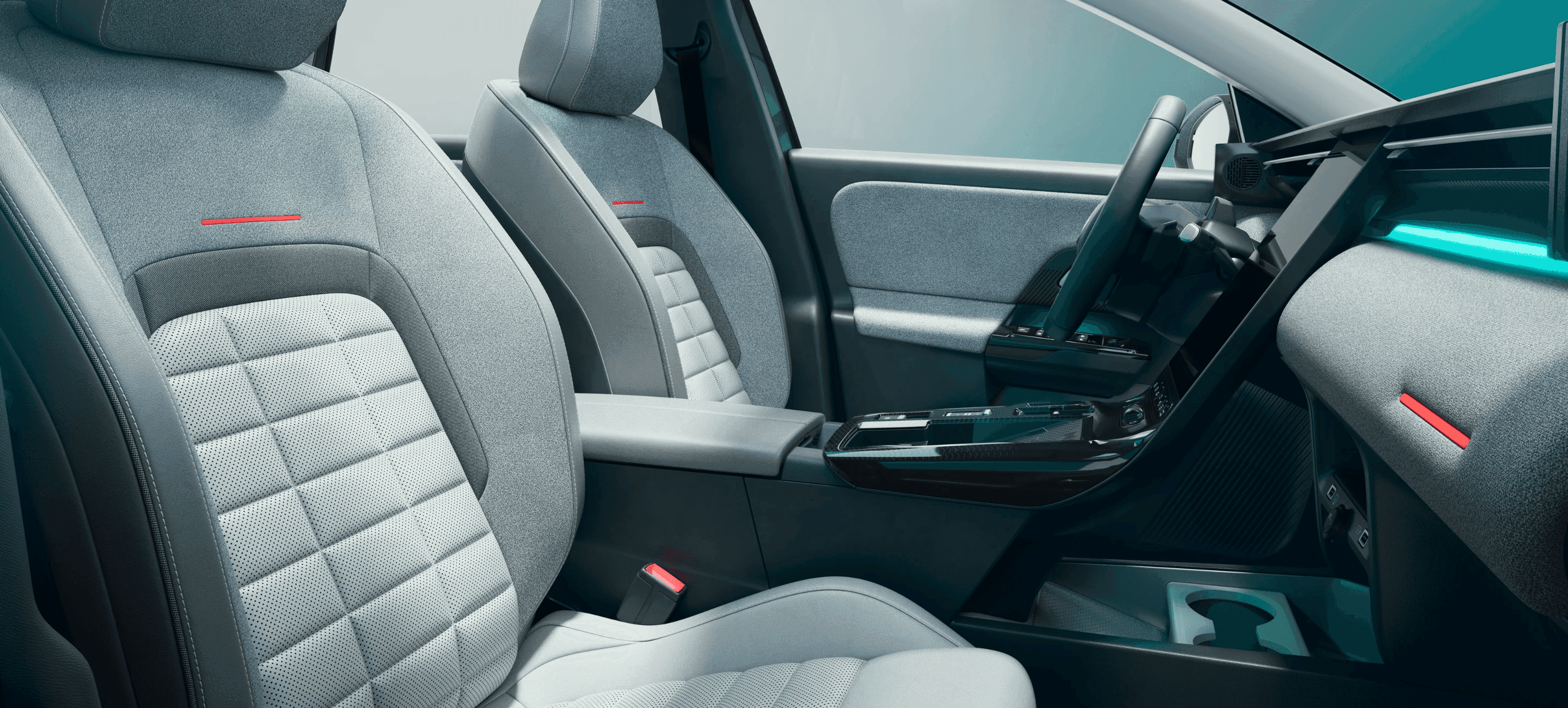 Interiér auta Citroen C5 Aircross Max od AVIS Maxirent.
