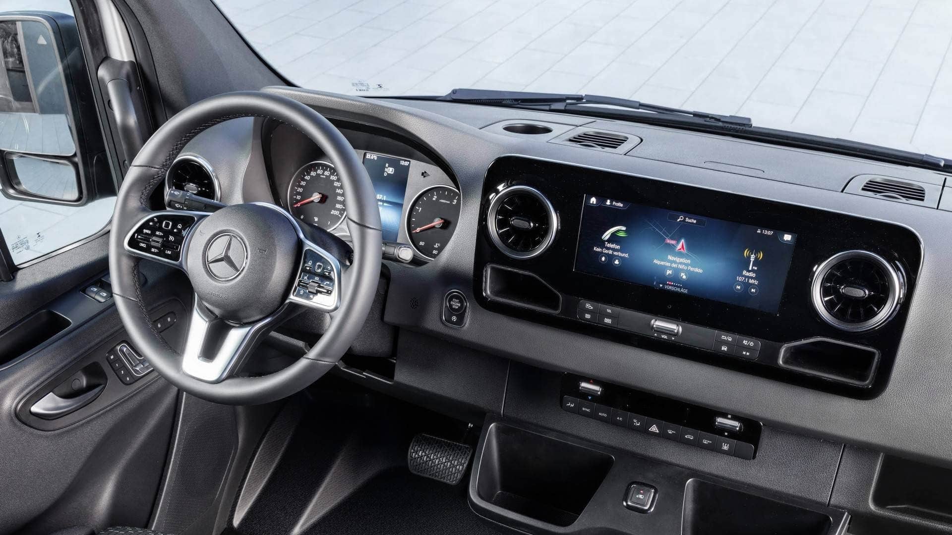 Interiér dodávky Mercedes-Benz Sprinter od AVIS Maxirent