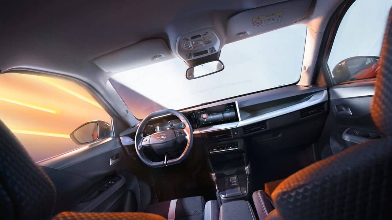Interiér auta Opel Frontera od AVIS Maxirent