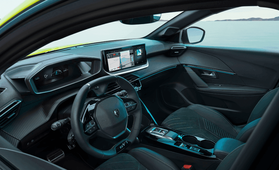 Interiér auta Peugeot 208 Allure od AVIS Maxirent