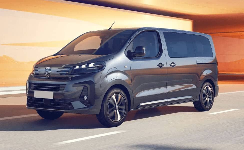Dlhodobý prenájom auta Peugeot Traveller.