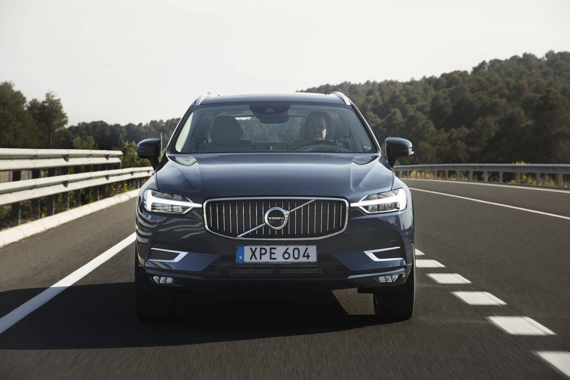 Exteriér auta Volvo XC40 Plus Dark na dlhodobý prenájom