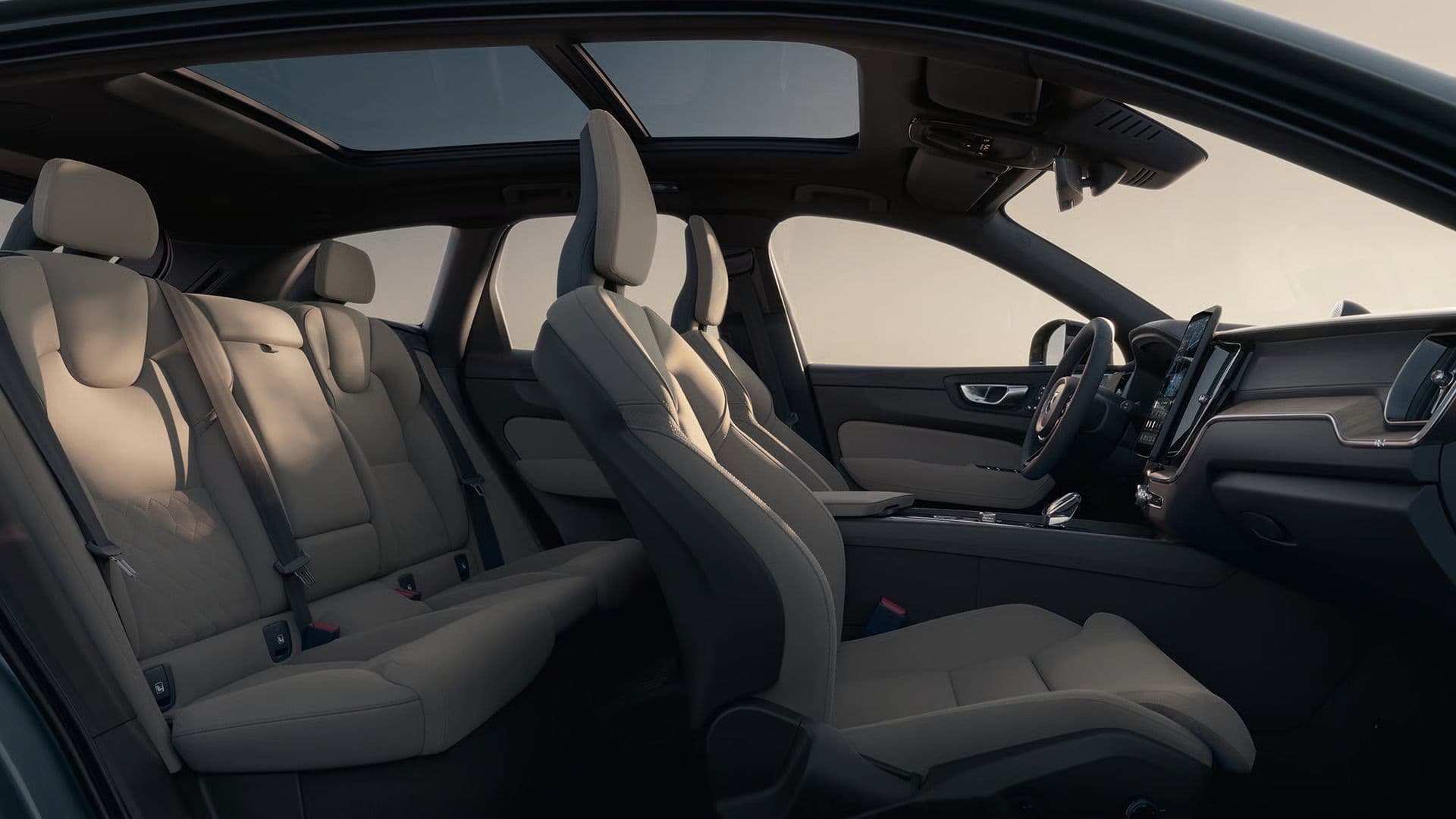 Sedadlá auta Volvo XC60 Plus Dark od AVIS Maxirent.