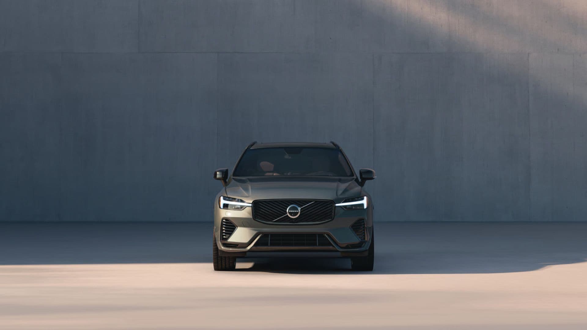 Dlhodobý prenájom auta Volvo XC60 Plus Dark.