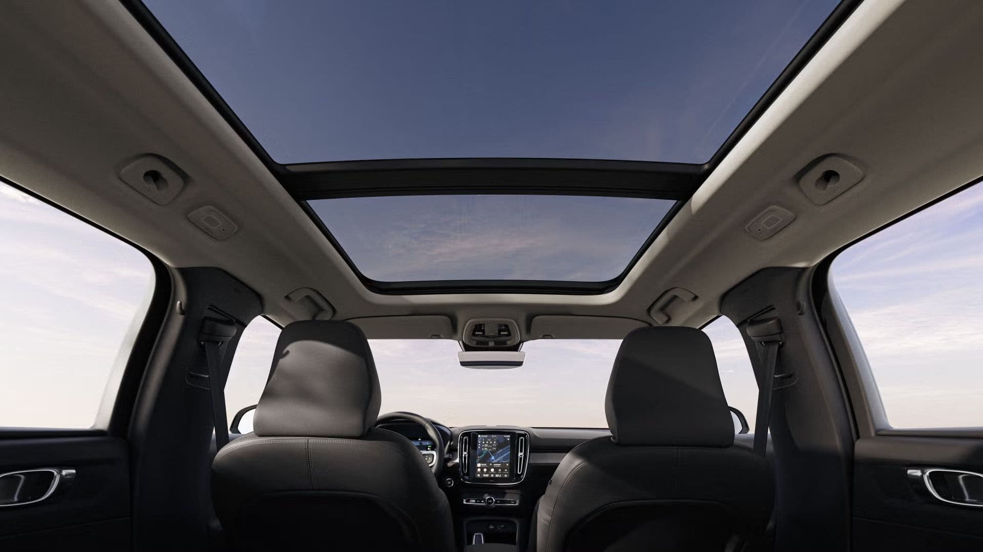 Strešné okno auta Volvo XC40 od AVIS Maxirent.