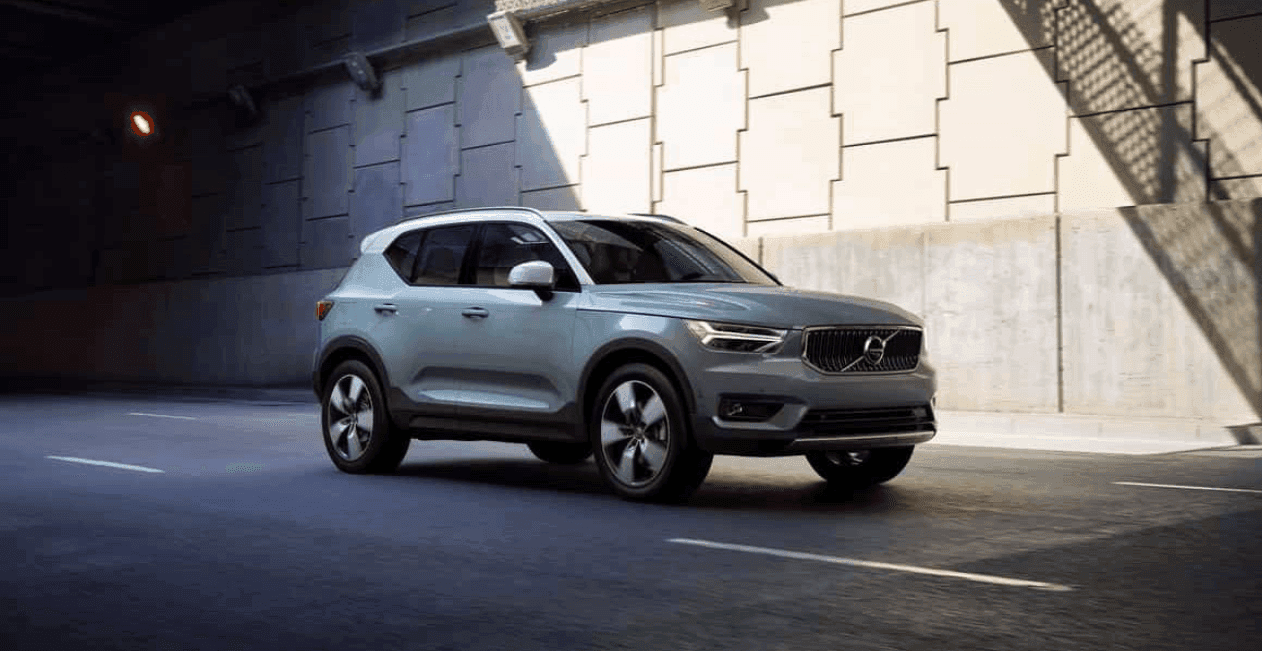 Dlhodobý prenájom auta VOlvo XC40 Plus Dark