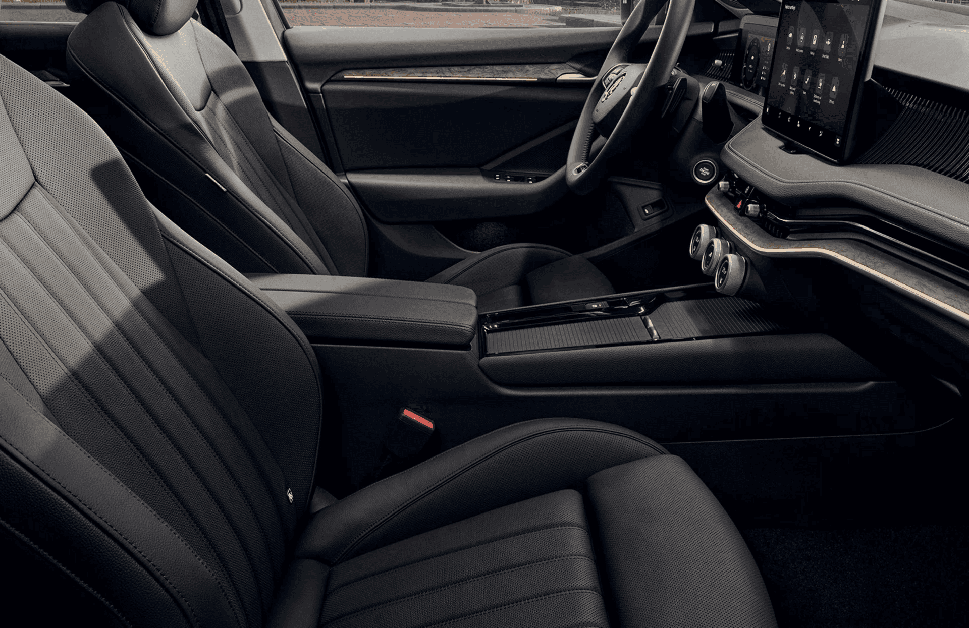 Sedadlá auta Škoda Superb Combi L&K od AVIS Maxirent.