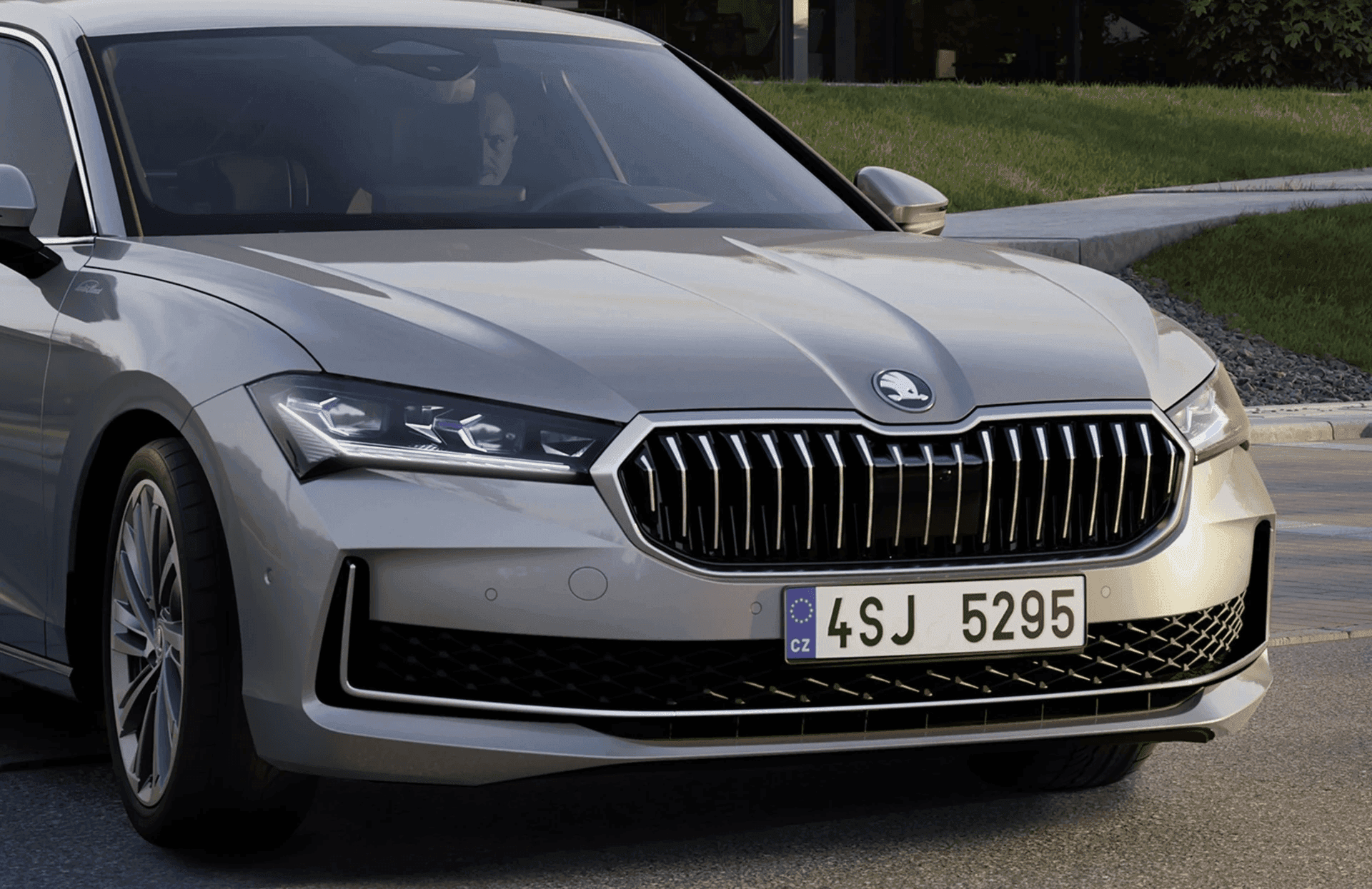 Detail auta Škoda superb combi L&K od AVIS Maxirent.