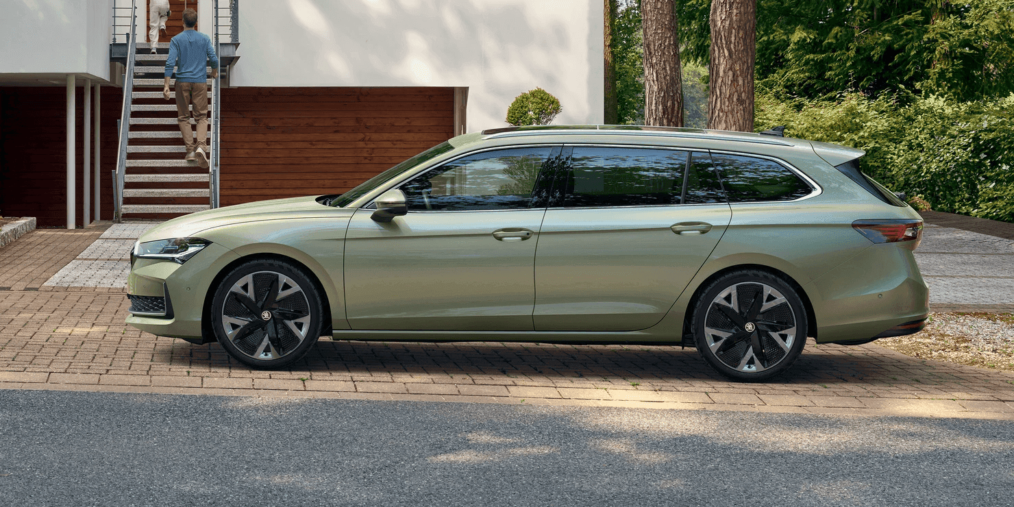 Škoda supeb combi L&K v ponuke od AVIS Maxirent.