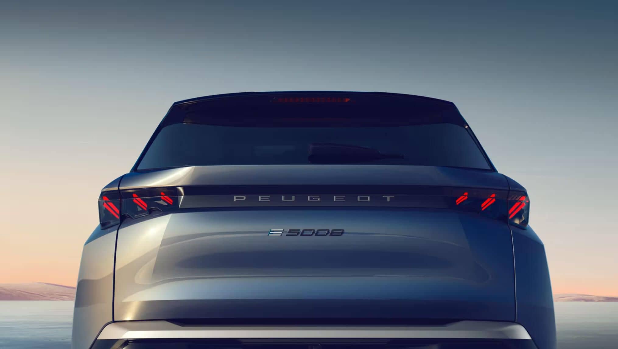 Zadné svetlá auta Peugeot 5008 na dlhodobý prenájom