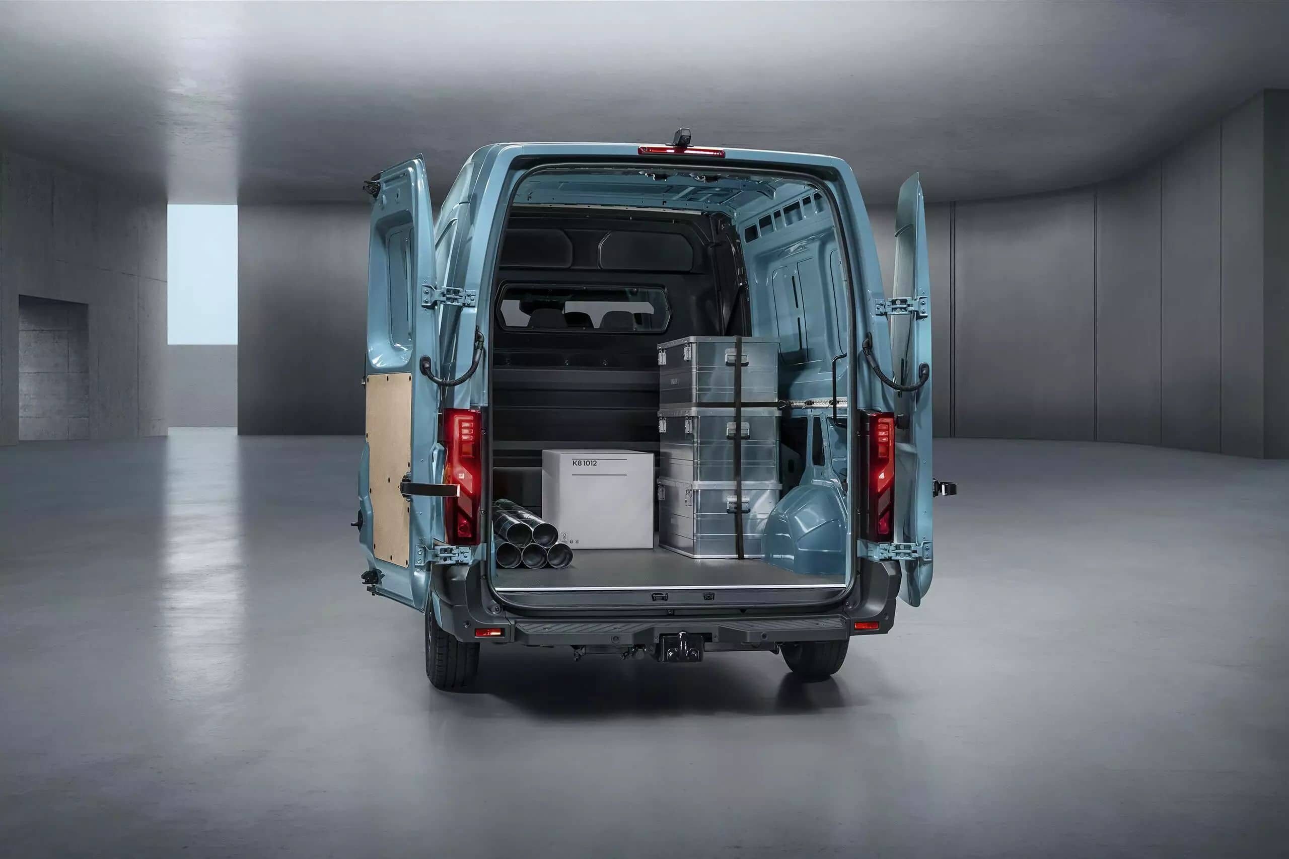 Kufor dodávky Renault Master Extra od AVIS Maxirent.