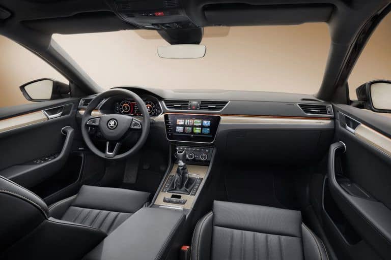 Škoda superb combi sportline na dlhodobý prenájom od AVIS Maxirent