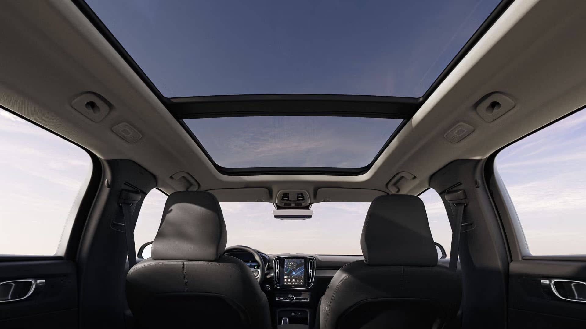 Strešné okno auta Volvo XC40 od AVIS Maxirent.