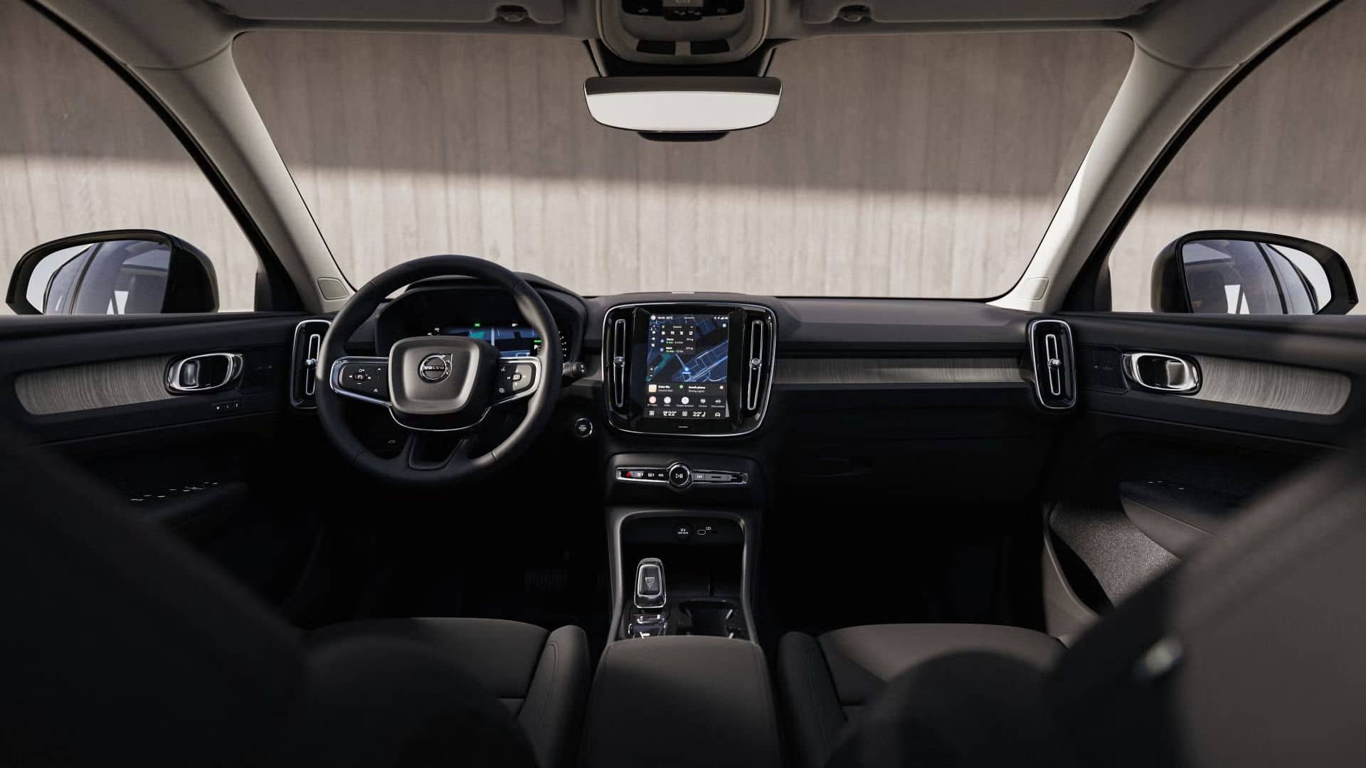 Interiér auta Volvo XC40 od AVIS Maxirent.