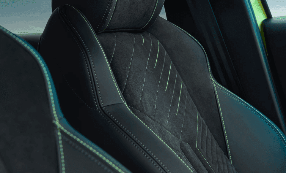 Sedadlá auta Peugeot 208 allure od AVIS Maxirent