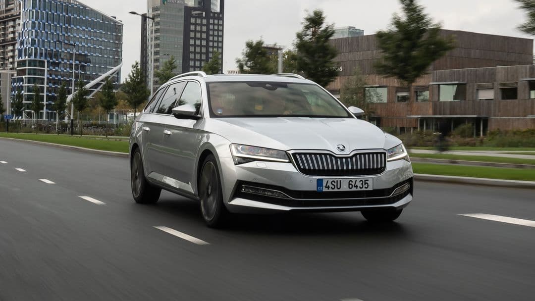 skoda-superb-combi-prenajom