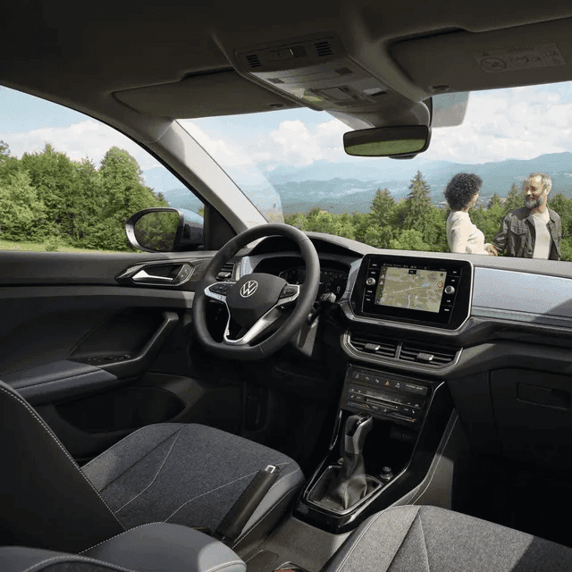 Výbava auta VW T-cross R-line od AVIS Maxirent