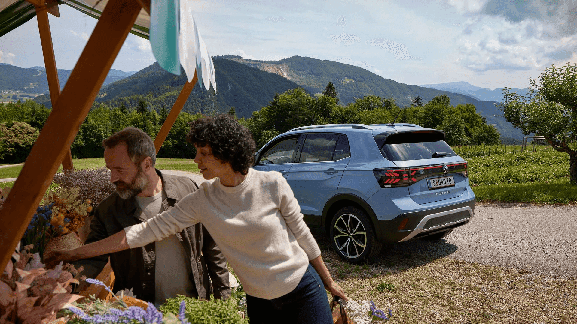 Exteriér auta VW T-cross R-line.