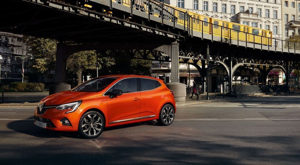 Exteriér nového Renault Clio cez autopozicovnu Avis Maxirent na dlhodoby prenajom vas urcite očarí.